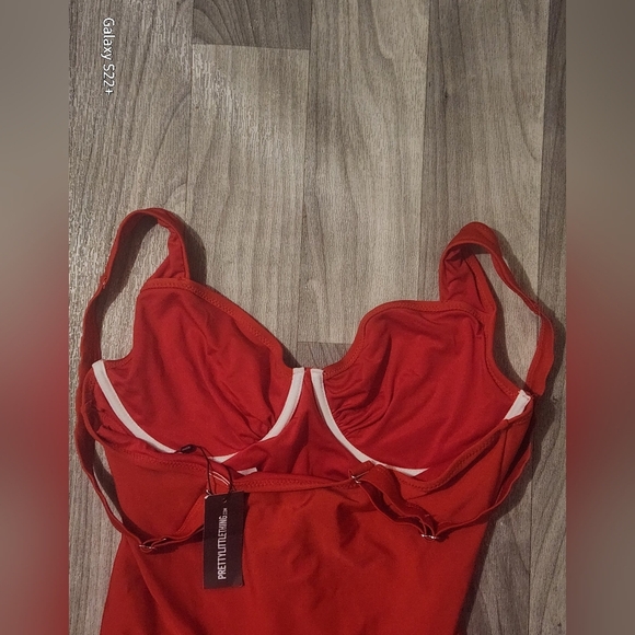 PRETTY LITTLE THING  Size10. - Picture 4 of 13